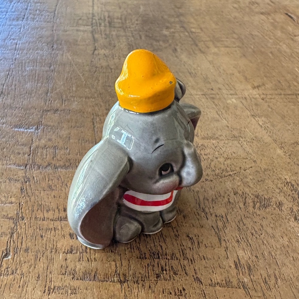 Disney Dumbo Ceramic Figurine Japan Gray Elephant Yellow Hat 2 Inch Vintage - Picture 2 of 8